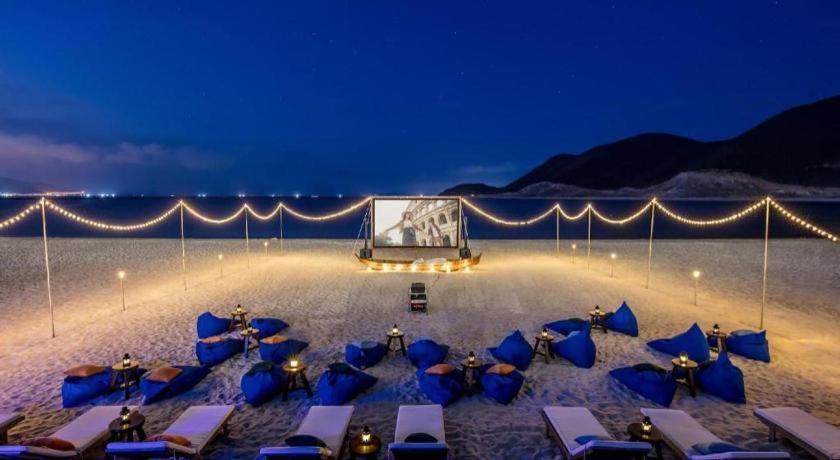 Vinpearl Discovery Rockside Nha Trang Exterior photo